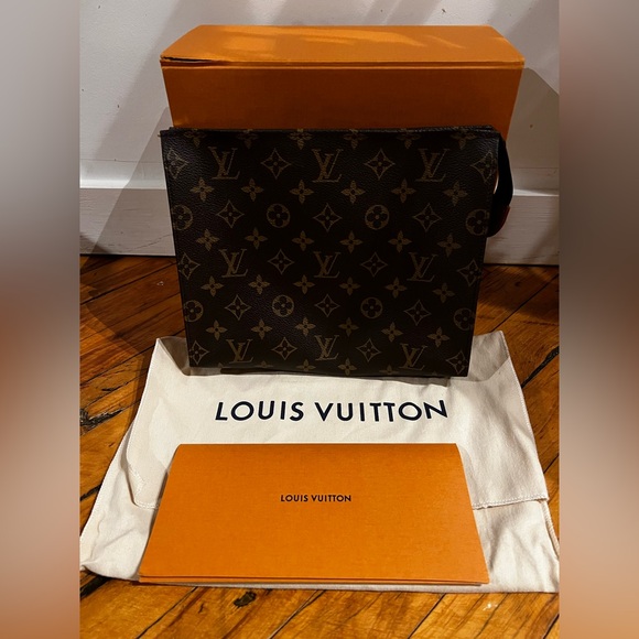 Louis Vuitton Toiletry 26 in Monogram Canvas - Picture 1 of 4